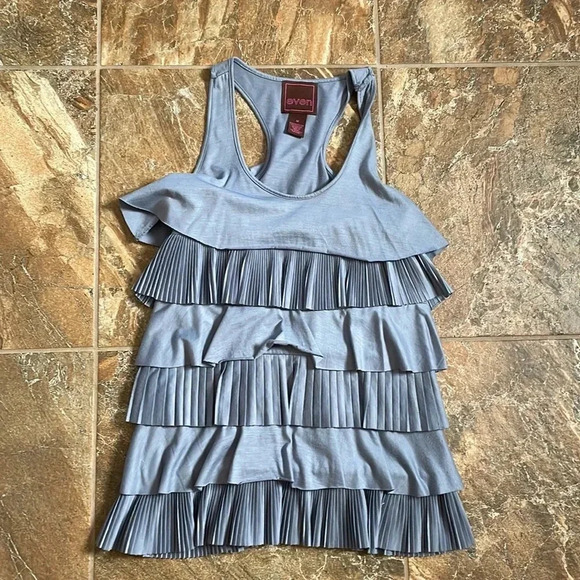 Gray Layered‎ Tank S - Picture 1 of 3